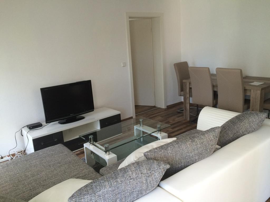 L&L Lodge Günding Екстериор снимка